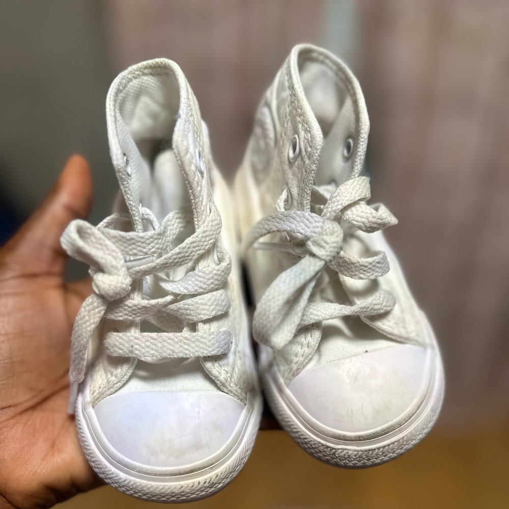 Size 5 toddler converses